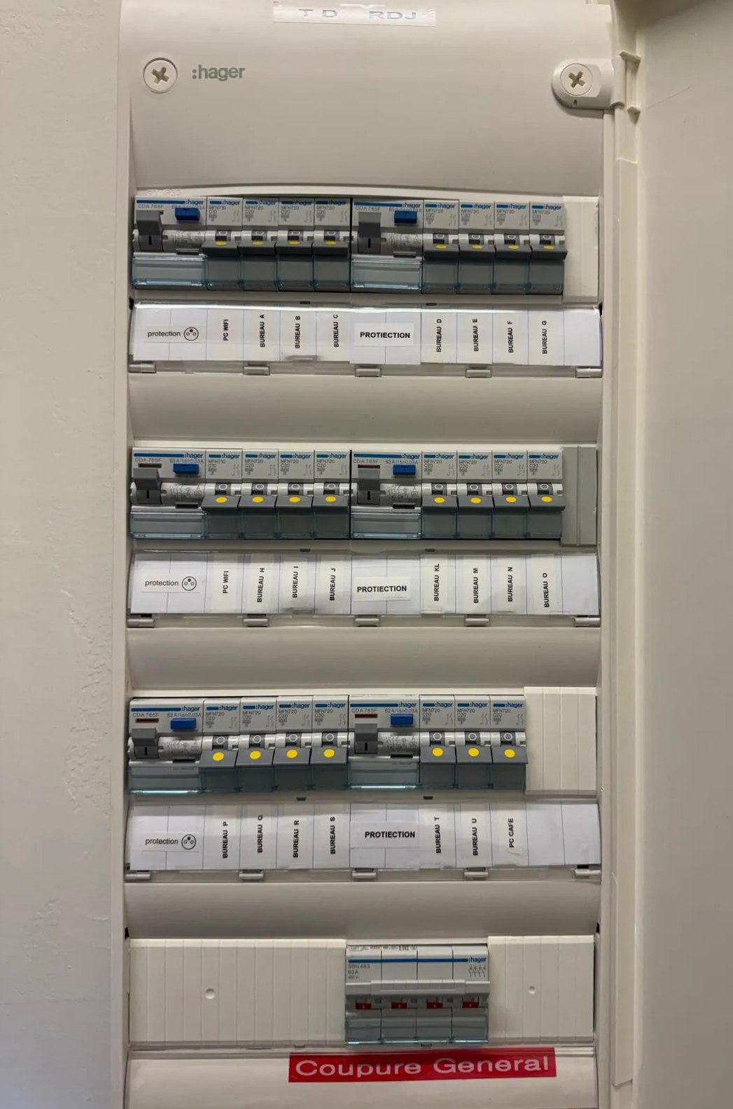 Tableau électrique d'un local professionnel